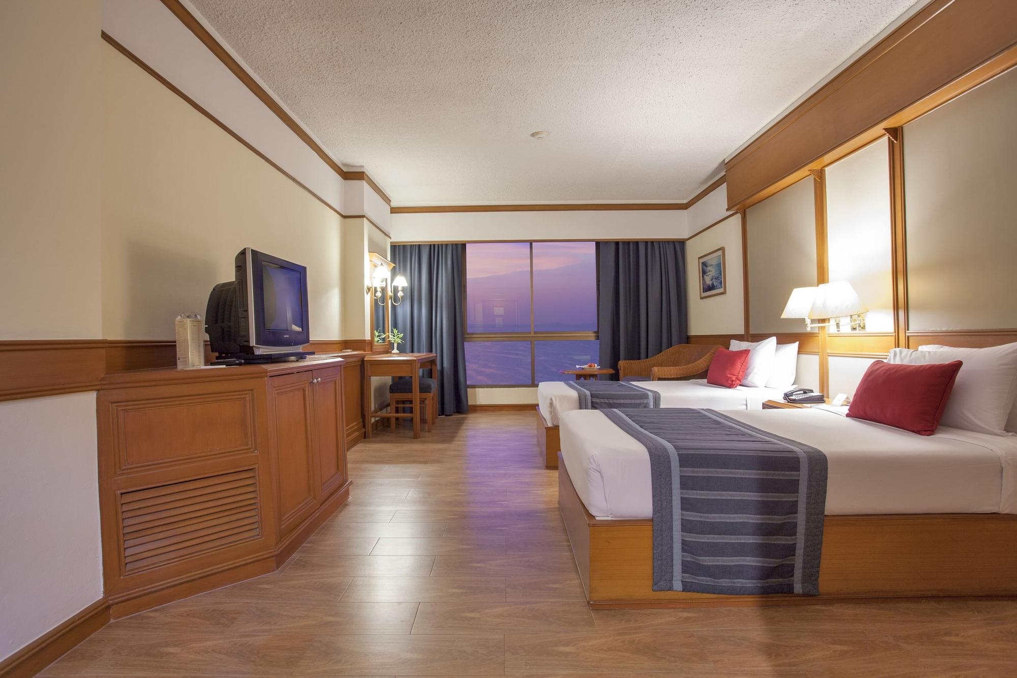 Cholchan Pattaya Beach Resort - Sha Extra Plus Luaran gambar Deluxe Room