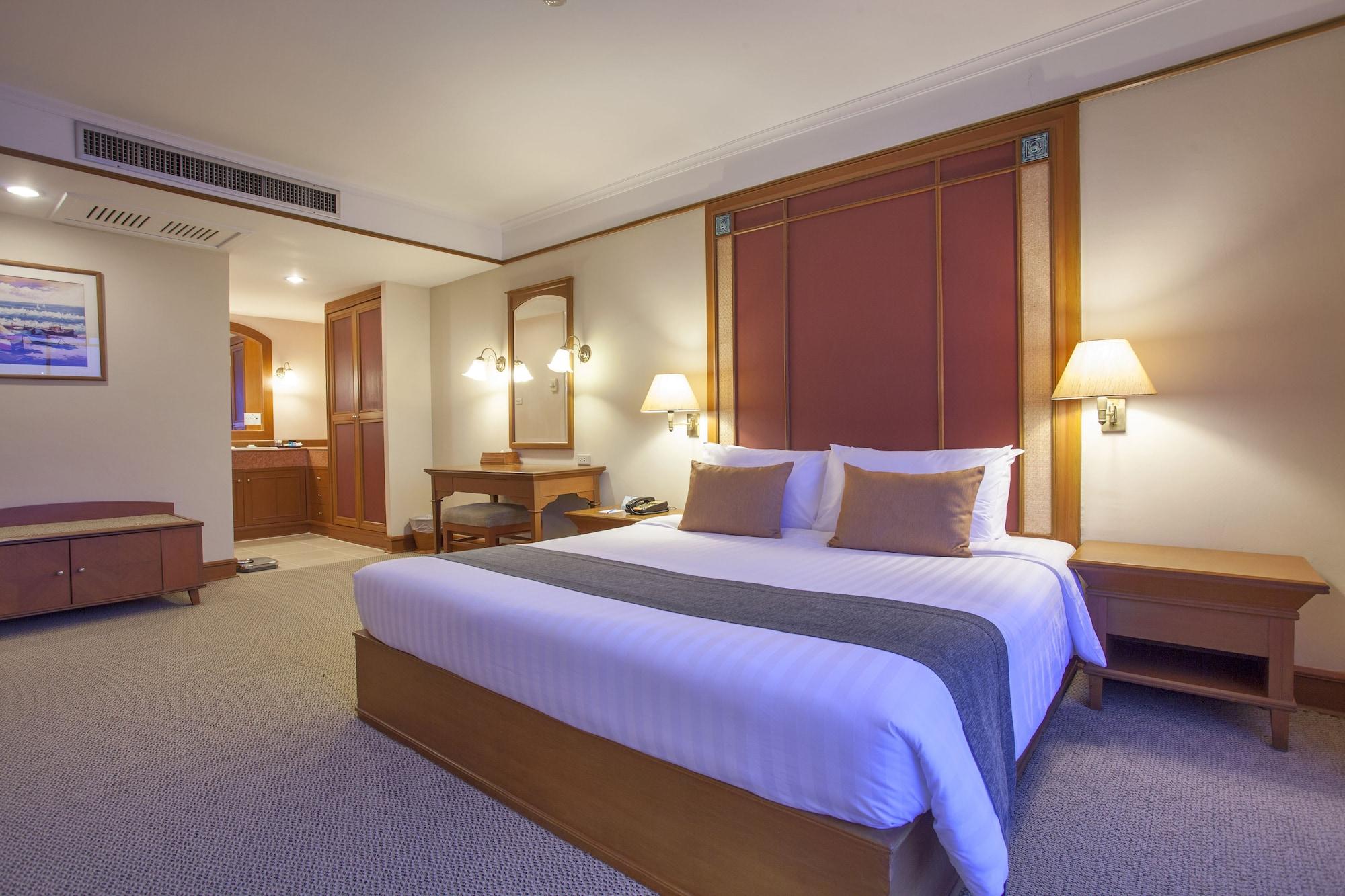 Cholchan Pattaya Beach Resort - Sha Extra Plus Luaran gambar Deluxe Room