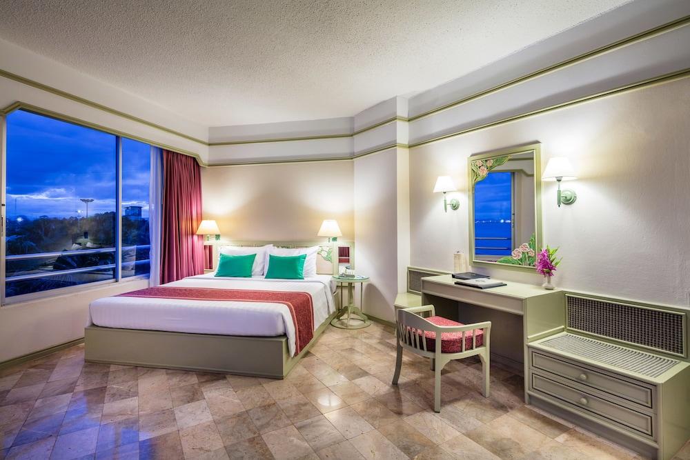 Cholchan Pattaya Beach Resort - Sha Extra Plus Luaran gambar Deluxe Room