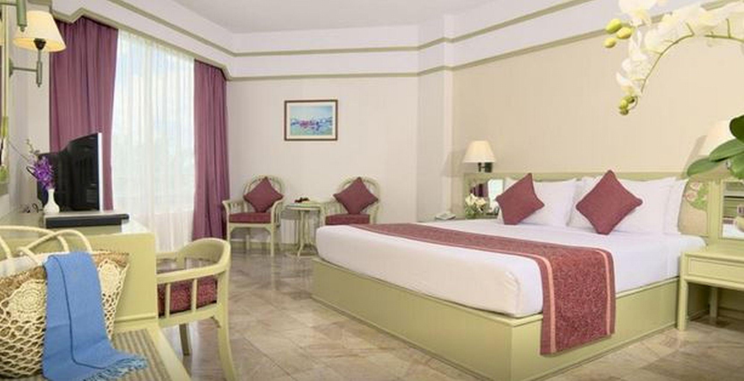 Cholchan Pattaya Beach Resort - Sha Extra Plus Luaran gambar A room at the hotel
