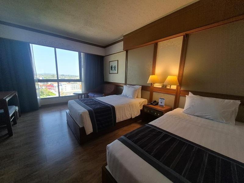 Cholchan Pattaya Beach Resort - Sha Extra Plus Luaran gambar