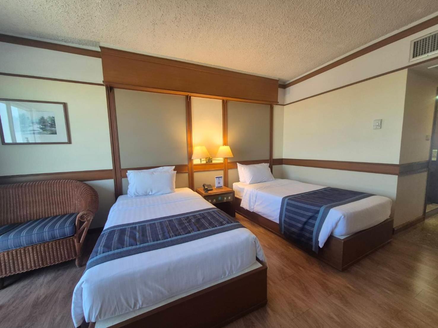 Cholchan Pattaya Beach Resort - Sha Extra Plus Luaran gambar