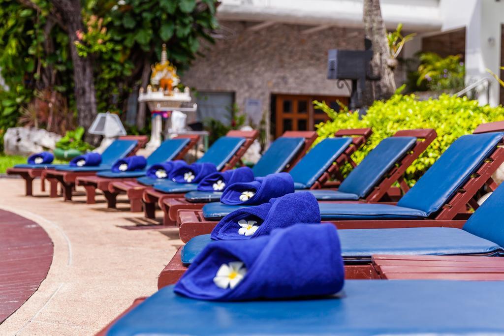 Cholchan Pattaya Beach Resort - Sha Extra Plus Luaran gambar Poolside at the Royal Paradise Hotel & Spa