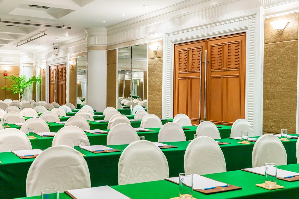 Cholchan Pattaya Beach Resort - Sha Extra Plus Luaran gambar Meeting room