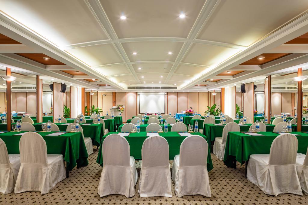 Cholchan Pattaya Beach Resort - Sha Extra Plus Luaran gambar Meeting room