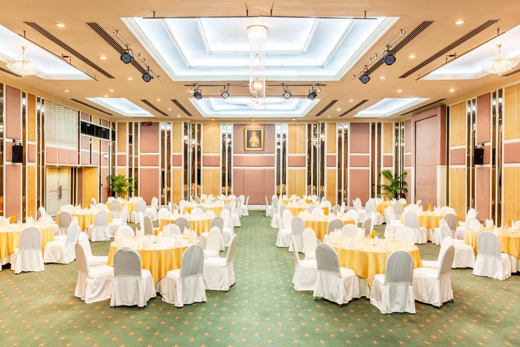 Cholchan Pattaya Beach Resort - Sha Extra Plus Luaran gambar The ballroom of the hotel