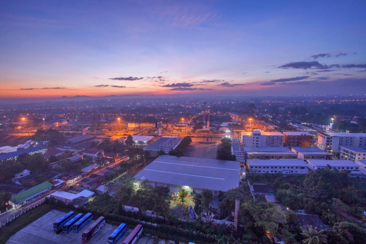 Cholchan Pattaya Beach Resort - Sha Extra Plus Luaran gambar Aerial view of the city