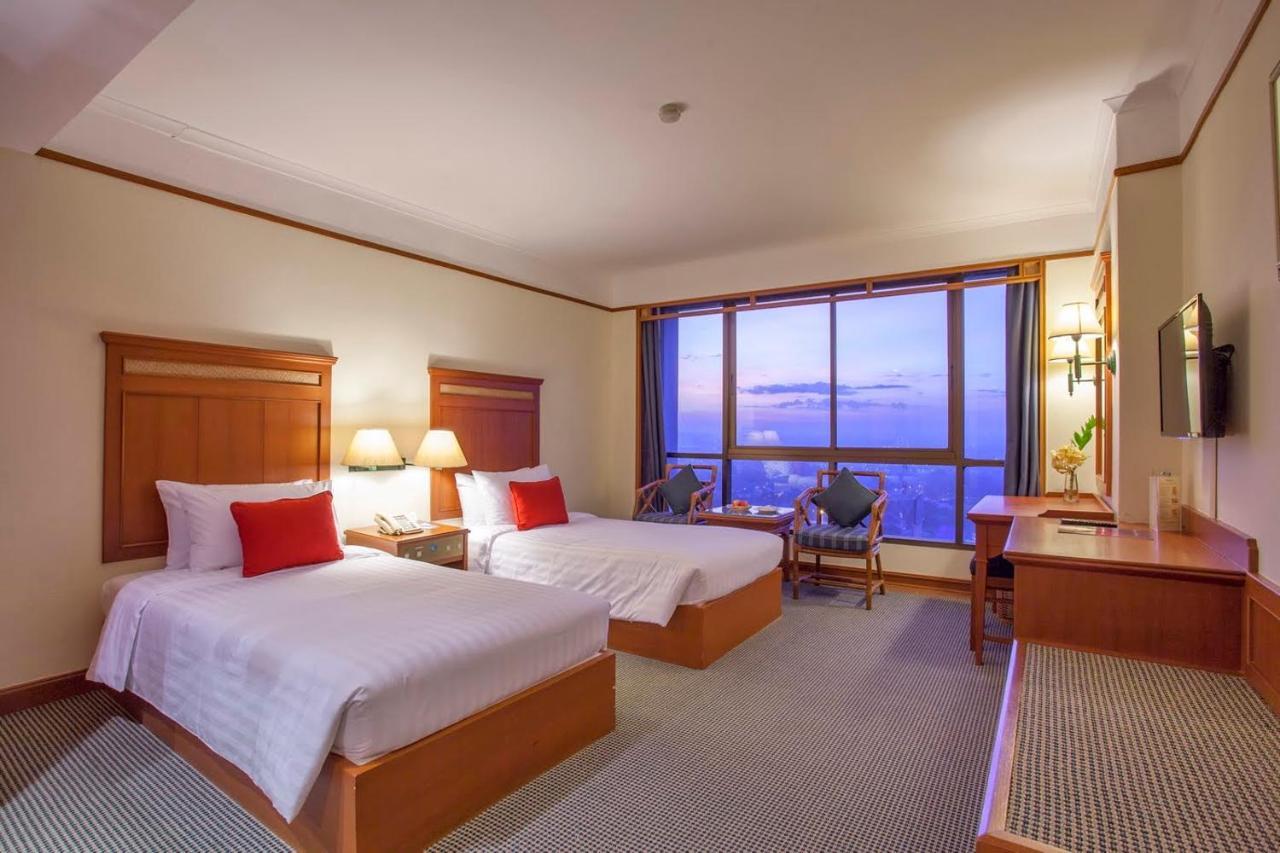 Cholchan Pattaya Beach Resort - Sha Extra Plus Luaran gambar